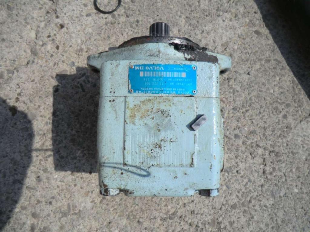 Bomba hidráulica para Volvo L120C Foto 1