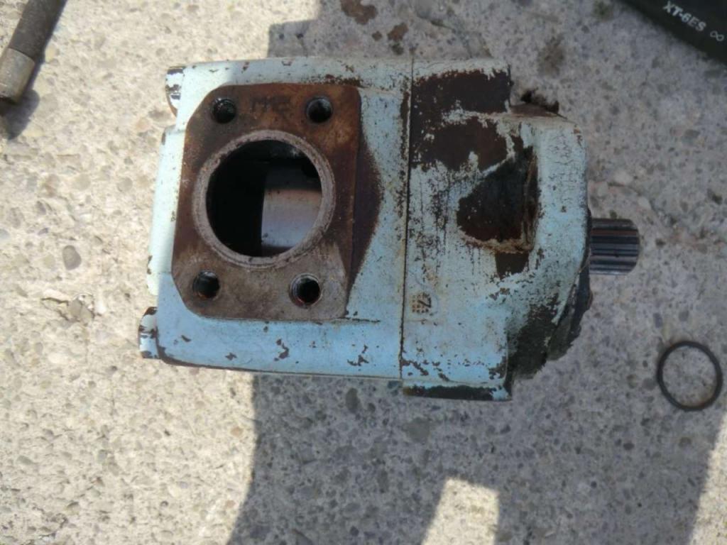 Bomba hidráulica para Volvo L120C Foto 3