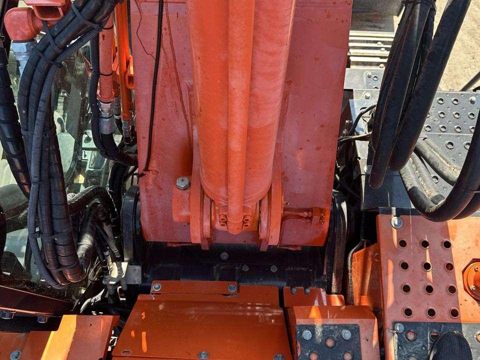 Hitachi ZX225USLC-6 Foto 13