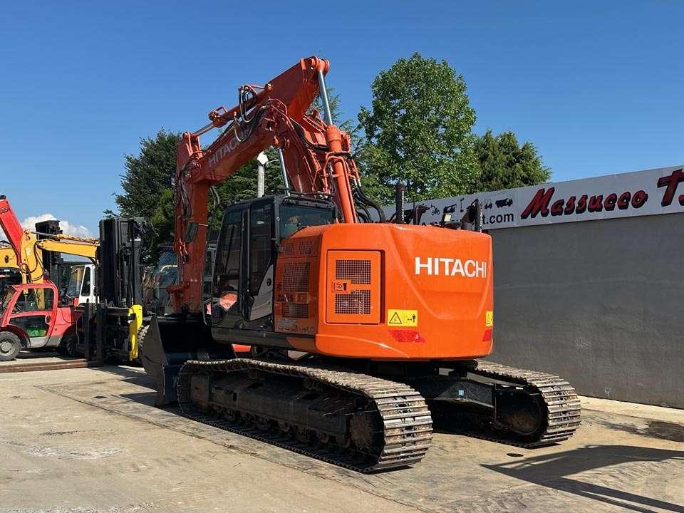 Hitachi ZX225USLC-6 Foto 3