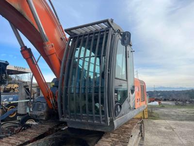 Hitachi GRIGLIE PROTEZIONE CABINA vendida por Omeco Spa