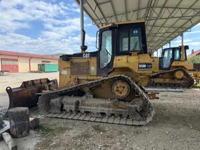 Caterpillar D5N-LGP vendida por Omeco Spa