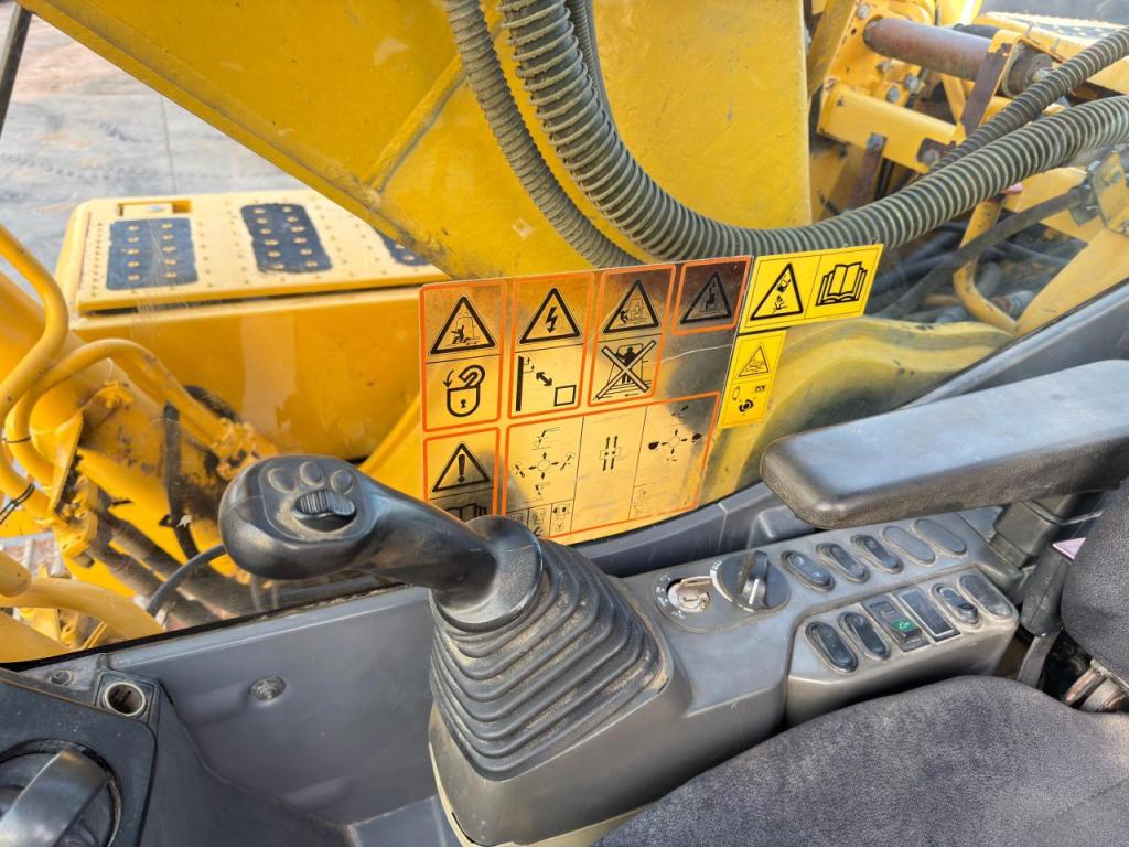 Komatsu PC210NLC-8 Foto 11