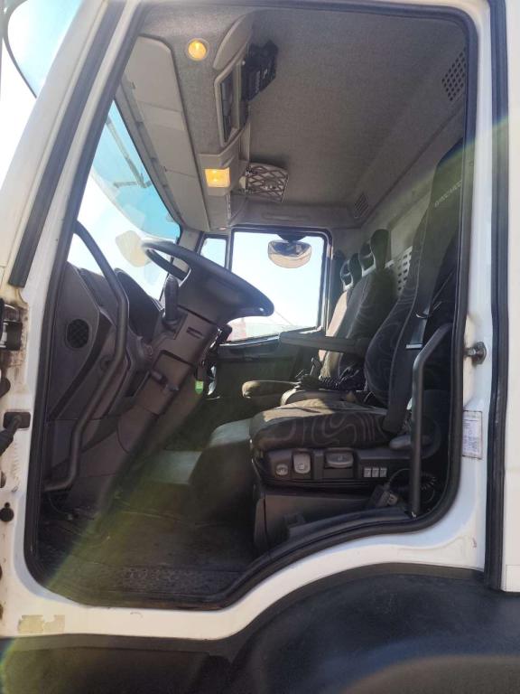 Iveco EUROCARGO 180E32 Foto 8