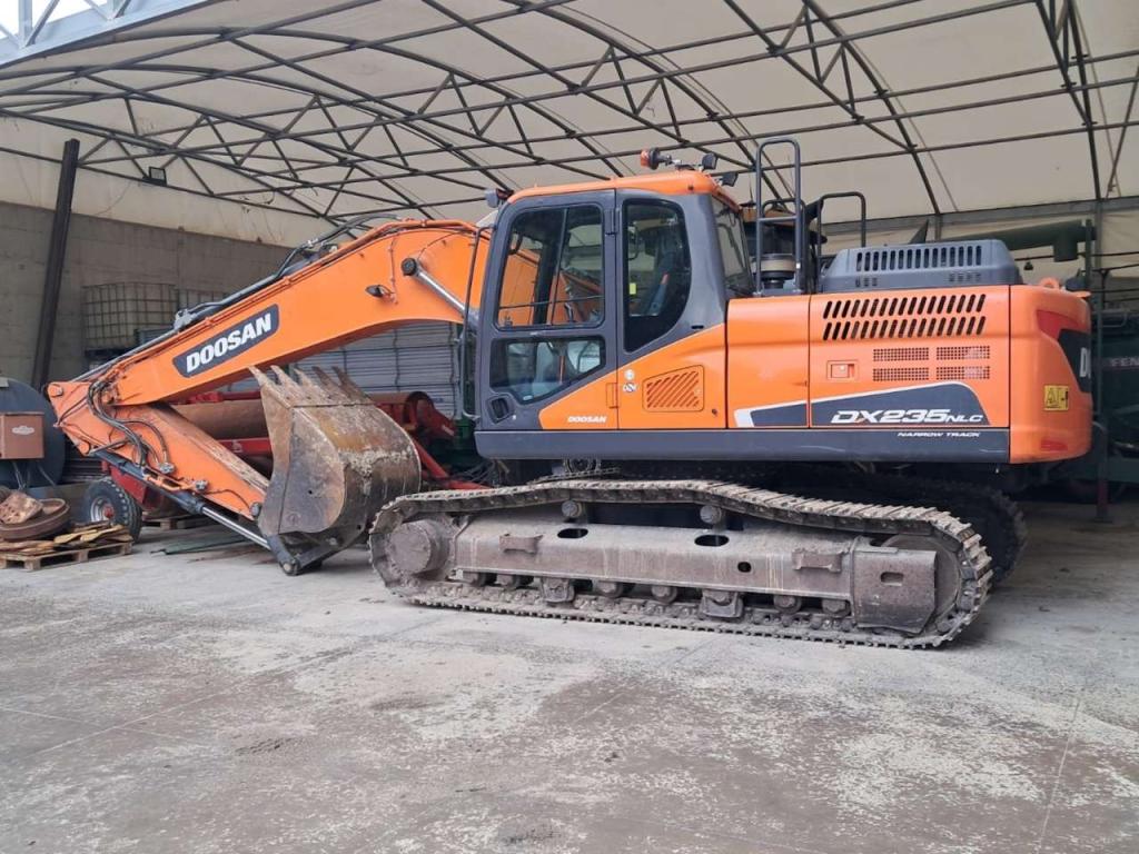 Doosan DX235NLC Foto 1