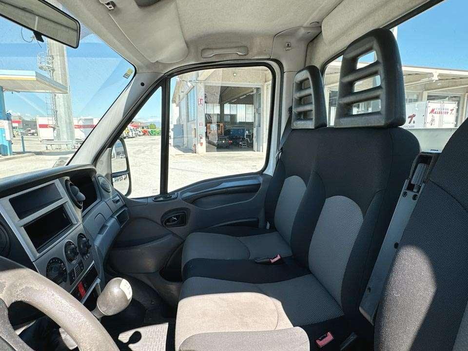 Iveco DAILY 35C13 4X2 Foto 15