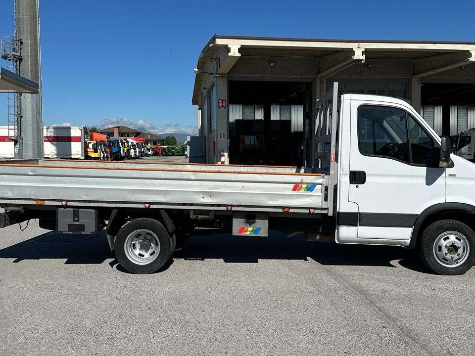 Iveco DAILY 35C13 4X2 Foto 18