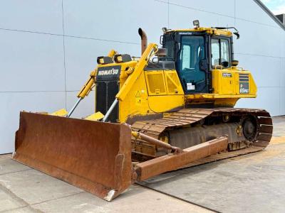 Komatsu D65PXi-18 - Backup Camera / Airco / CE + EPA vendida por Boss Machinery