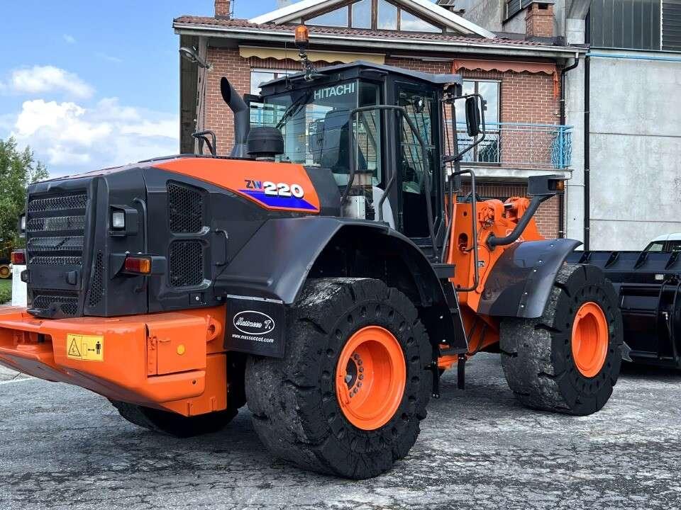 Hitachi ZW220-5B Foto 13
