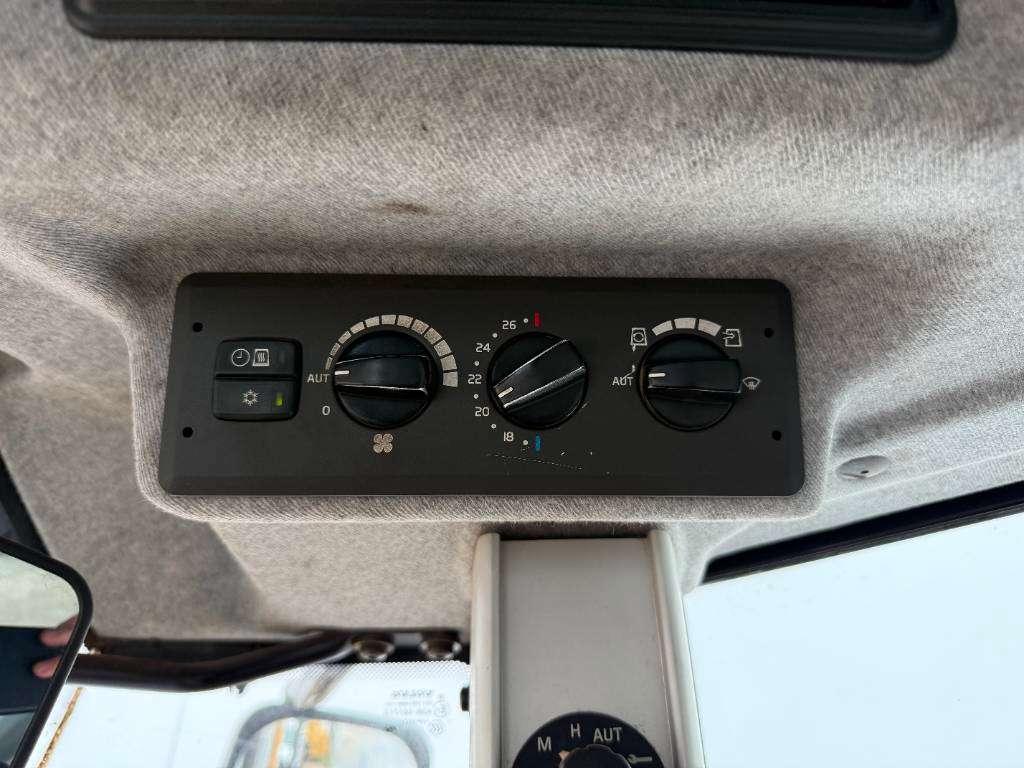 Volvo L120G - Dutch Machine / 3rd Function Foto 14