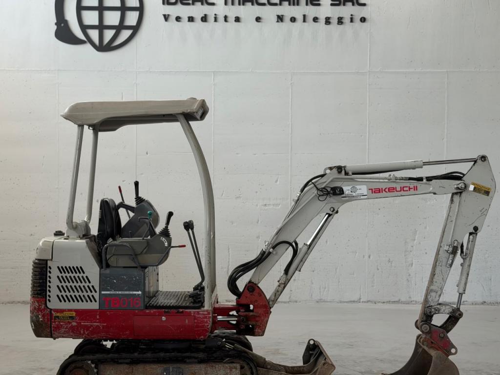 Takeuchi TB016 Foto 1