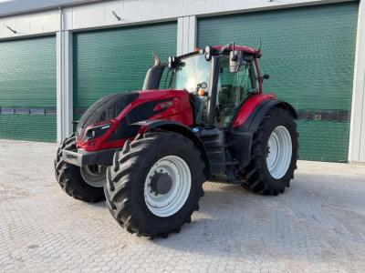 Valtra T 174 GOOD TIRES Foto 1
