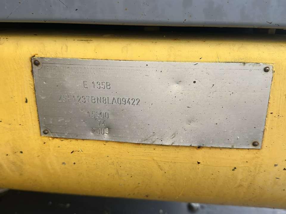 New Holland E 135B Foto 6