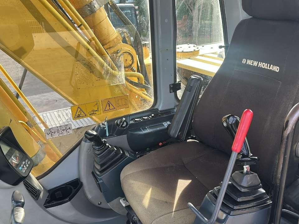 New Holland E 135B Foto 8
