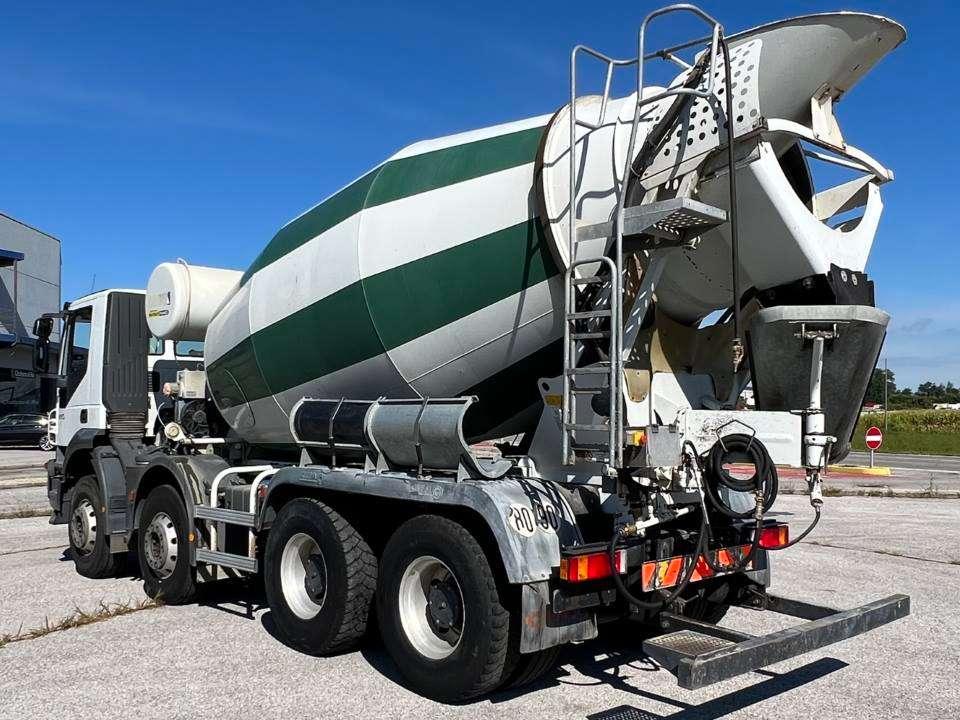 Iveco Trakker 410 8X4 Foto 3