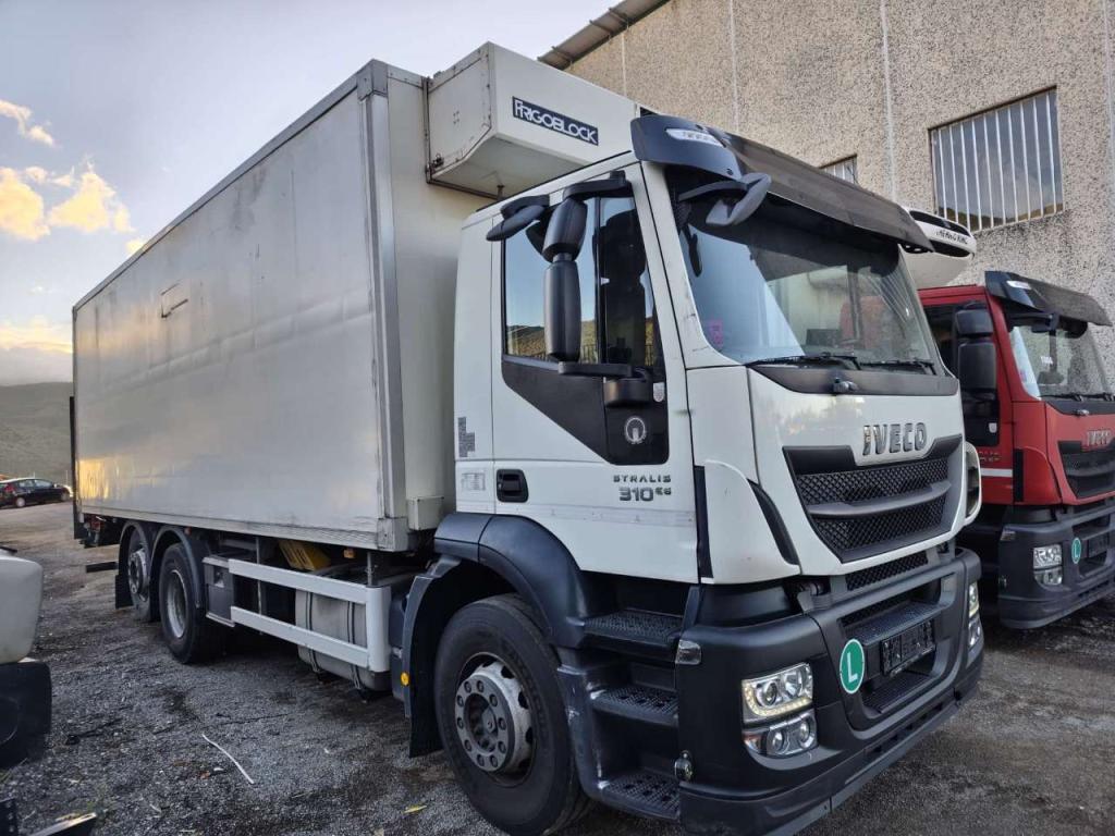 Iveco STRALIS HI-STREET 260S31 Foto 12