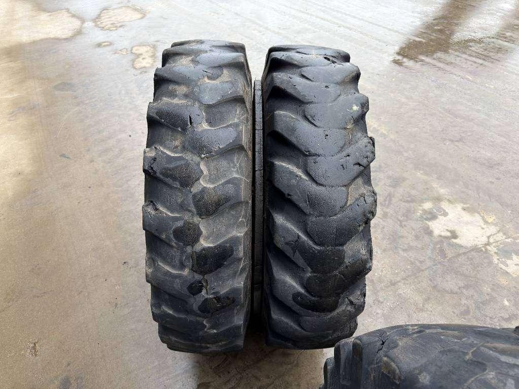 Neumático para Bridgestone 1000 x 20 Set / 10.00 x 20: 4x2 Tyres Foto 16