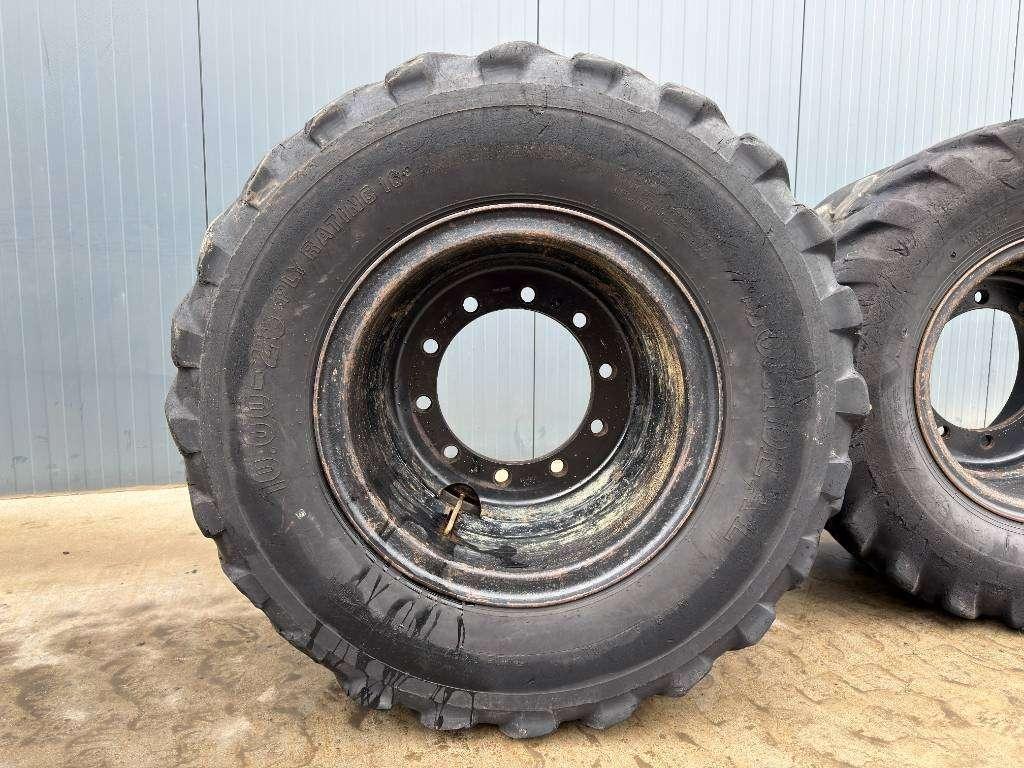 Neumático para Bridgestone 1000 x 20 Set / 10.00 x 20: 4x2 Tyres Foto 2