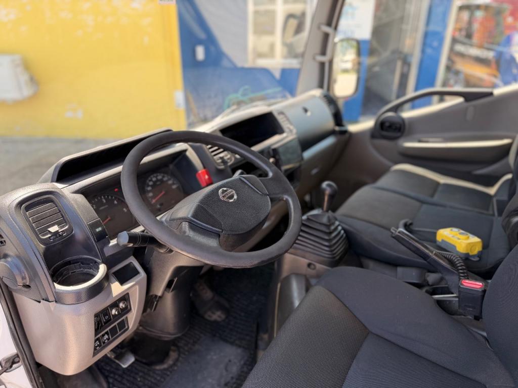 Nissan Cabstar NT400 Foto 6