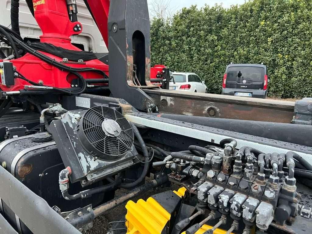 Man TGX 26.480 SCARRABILE CON GRU Foto 11