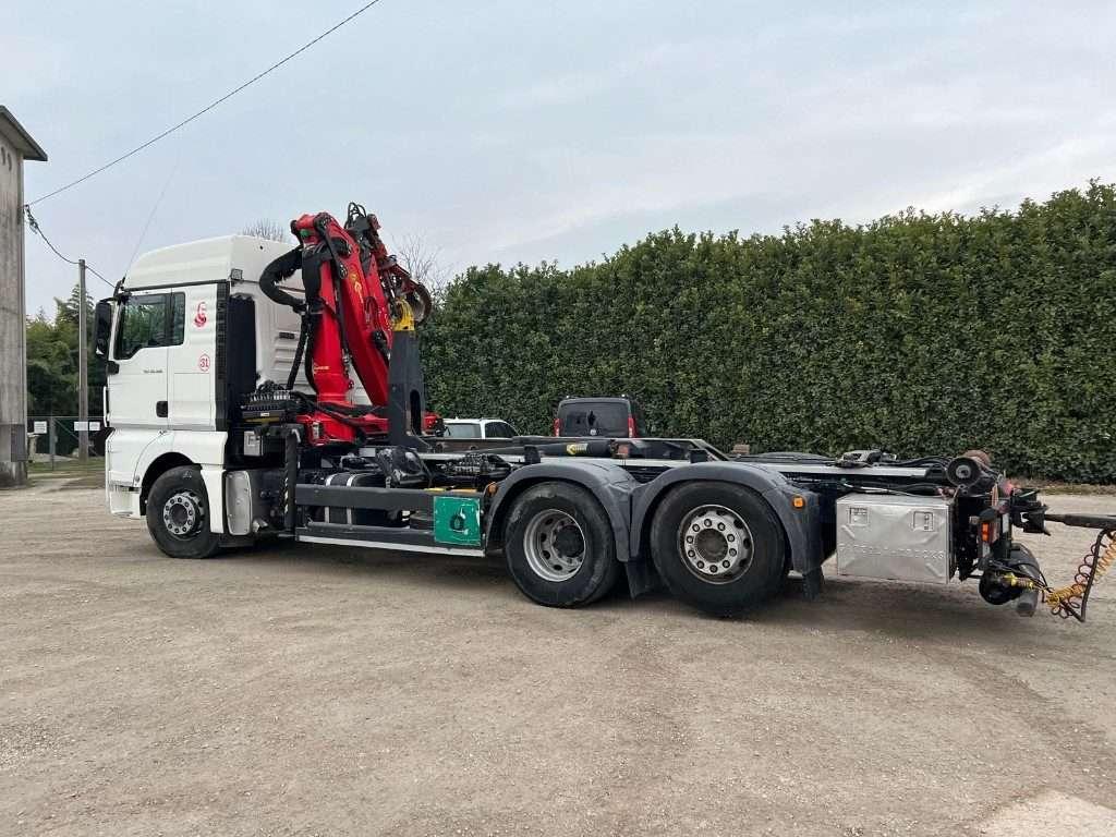 Man TGX 26.480 SCARRABILE CON GRU Foto 4