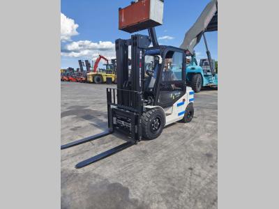 EP Equipment EFL382X5 vendida por Uni.Trucks Srl