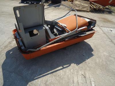 Capó y panel de carrocería para Fiat Kobelco 235 vendida por OLM 90 Srl