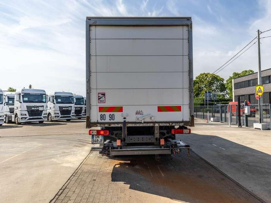 Renault D26.320-6x2+DHOLLANDIA 2T. Foto 5