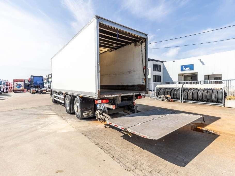 Renault D26.320-6x2+DHOLLANDIA 2T. Foto 9