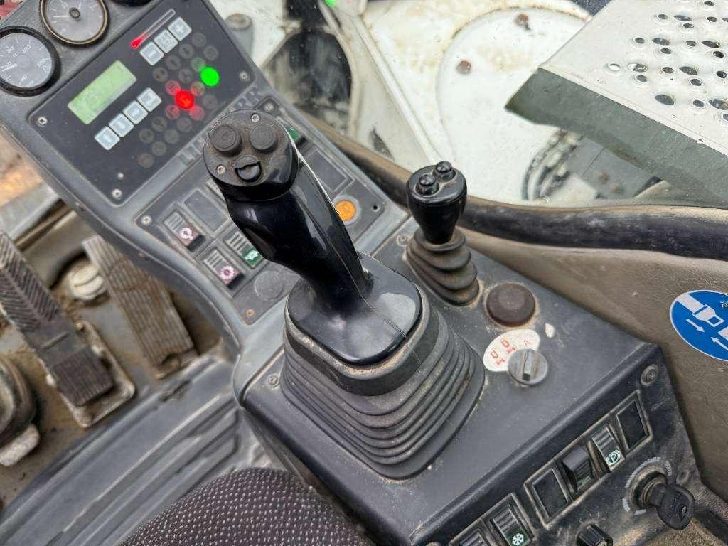 Liebherr A 309 - Hammer Lines / Quick Coupler Foto 12