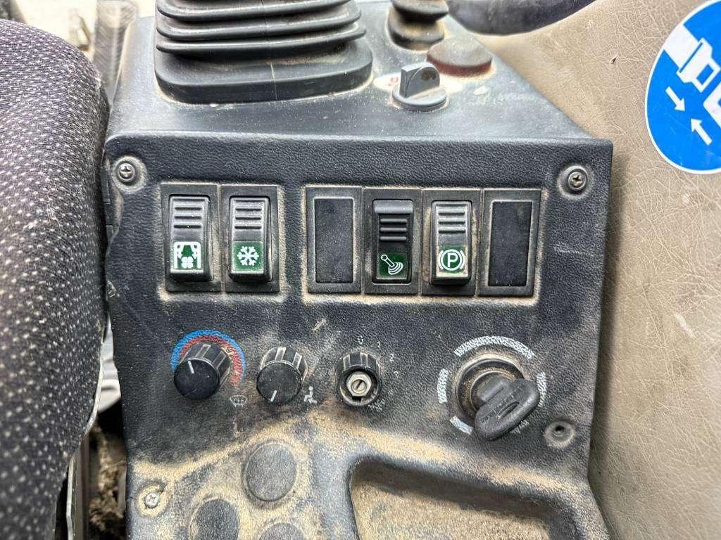 Liebherr A 309 - Hammer Lines / Quick Coupler Foto 13