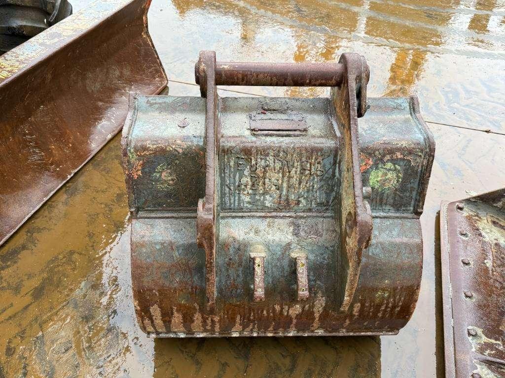 Liebherr A 309 - Hammer Lines / Quick Coupler Foto 21