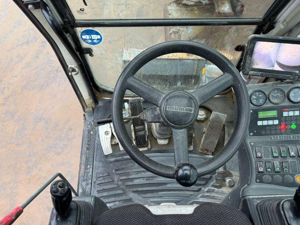 Liebherr A 309 - Hammer Lines / Quick Coupler Foto 9