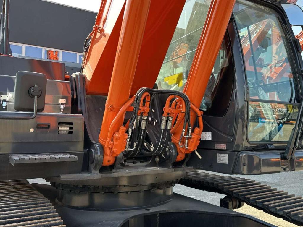 Hitachi ZX350LCN-7 Foto 7