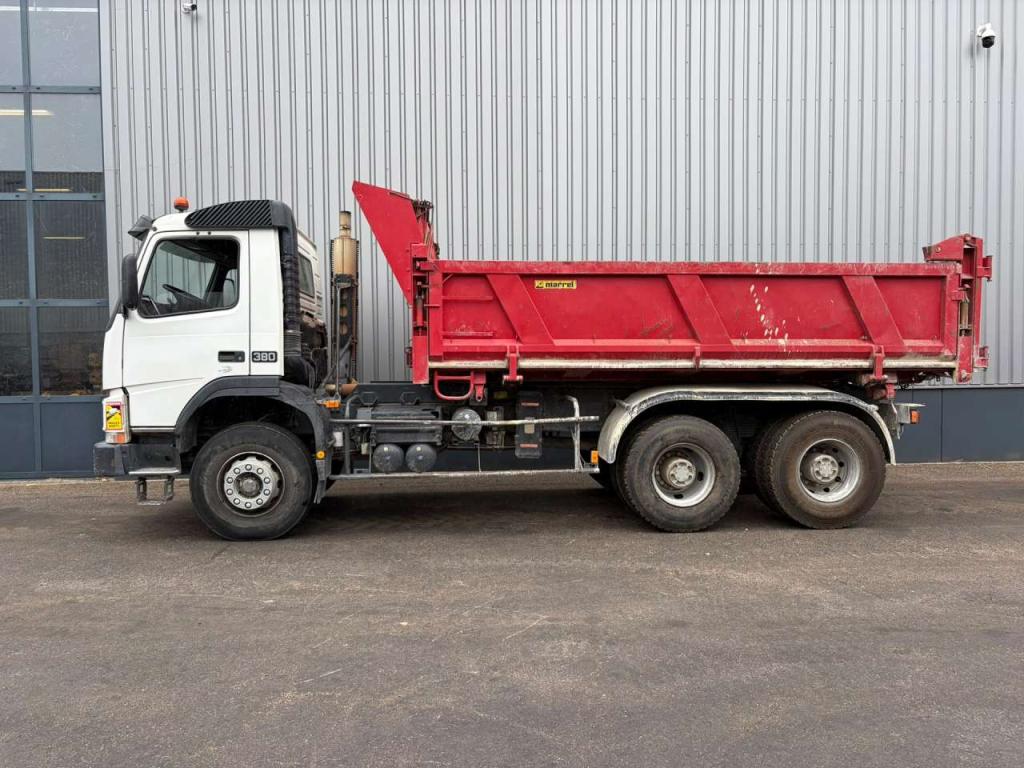 Volvo 380 FM12 6x4 Marrel Kipper Foto 2