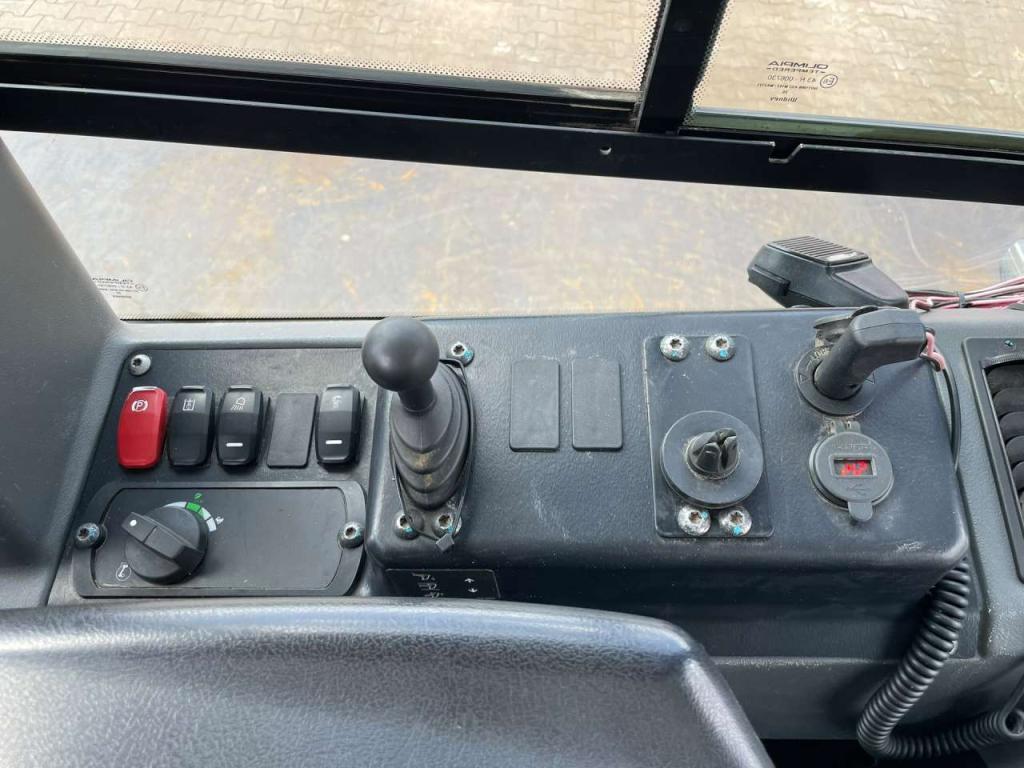 Caterpillar D2 LGP 12A | LEICA GPS Foto 28