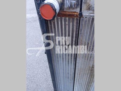 Radiador intercooler para New Holland E 215/245 C vendida por PRV Ricambi Srl