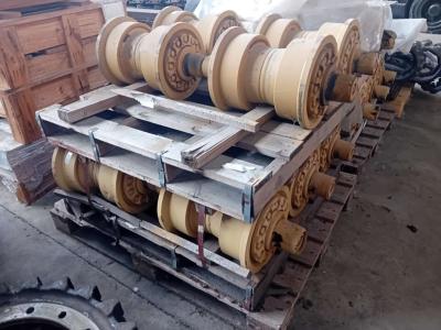 195-30-01411 Rodillos inferiores para Komatsu D375A vendida por Fratelli Zenzalari S.r.l.