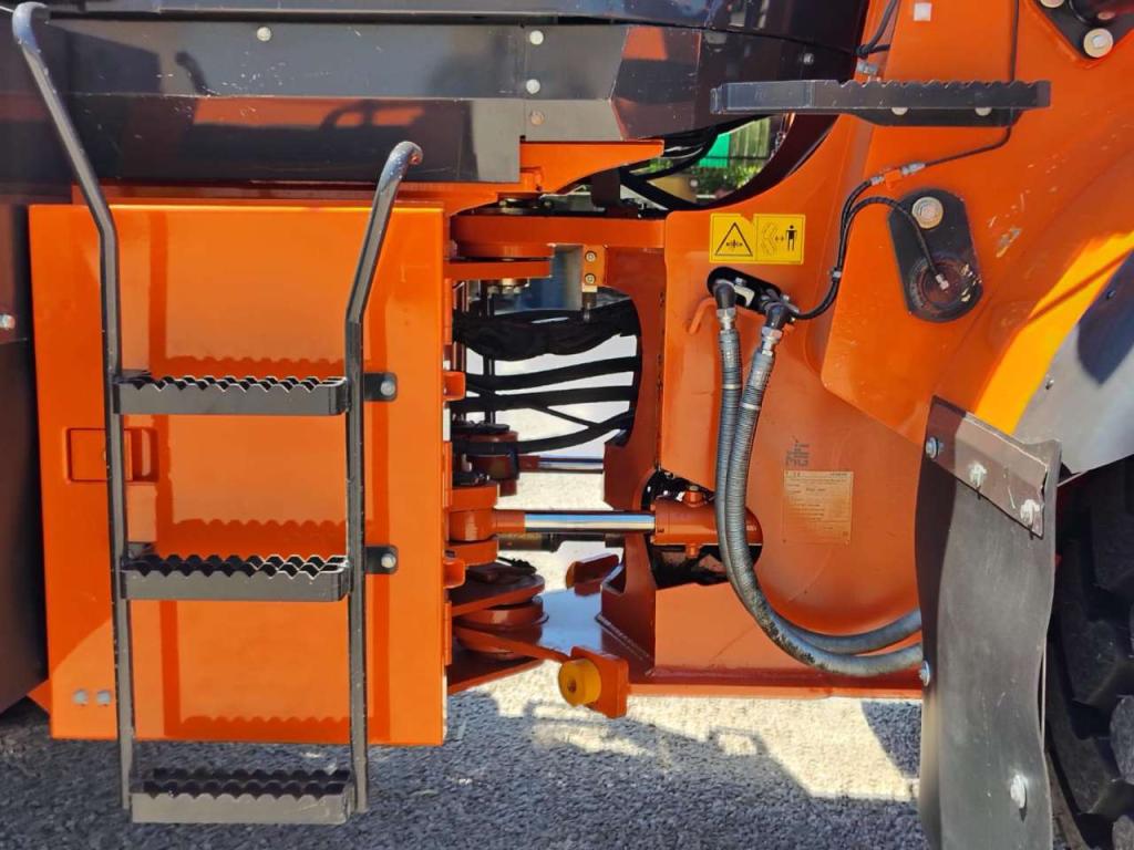 Hitachi ZW 220-7 Foto 10
