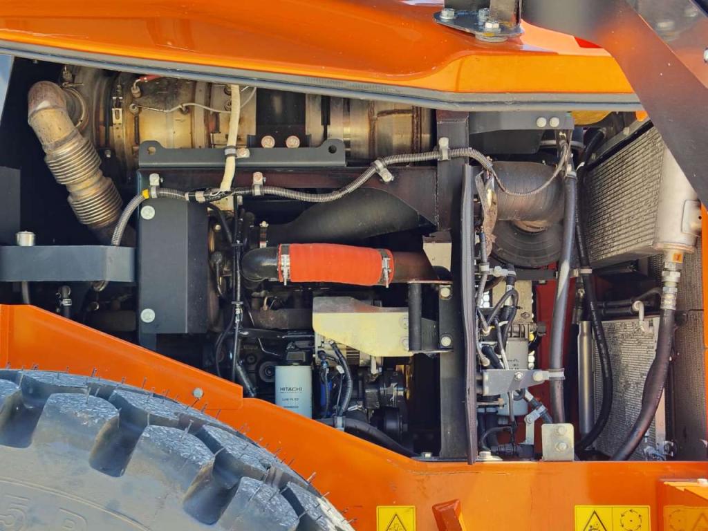 Hitachi ZW 220-7 Foto 14