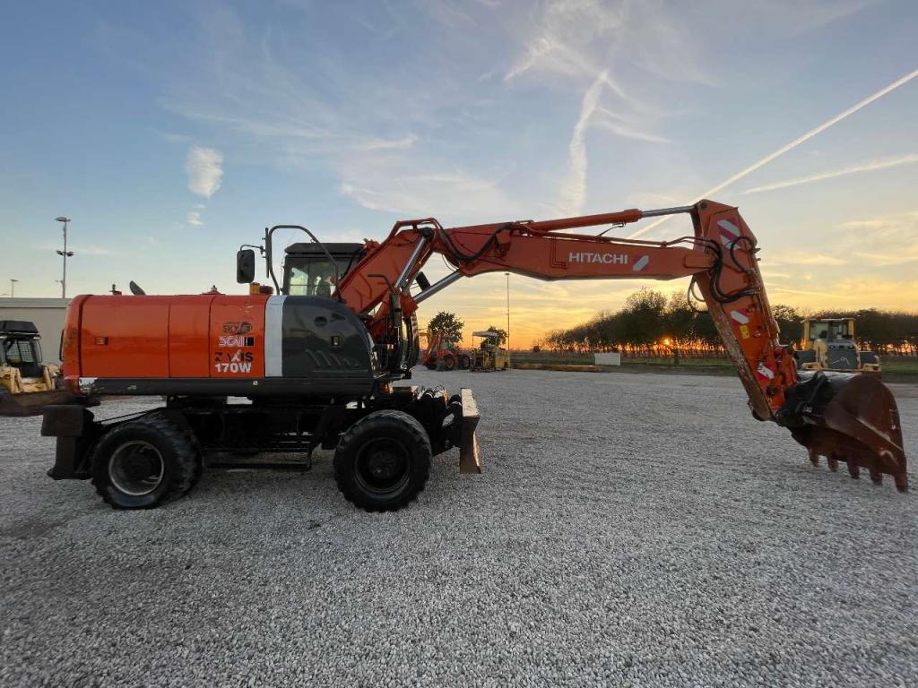 Hitachi ZAXIS 170W Foto 4