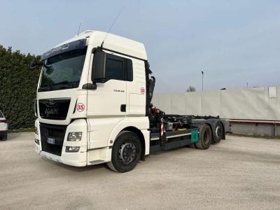 Man TGX 26.480 SCARRABILE CON GRU DIETRO CABINA vendida por Aurora Srl