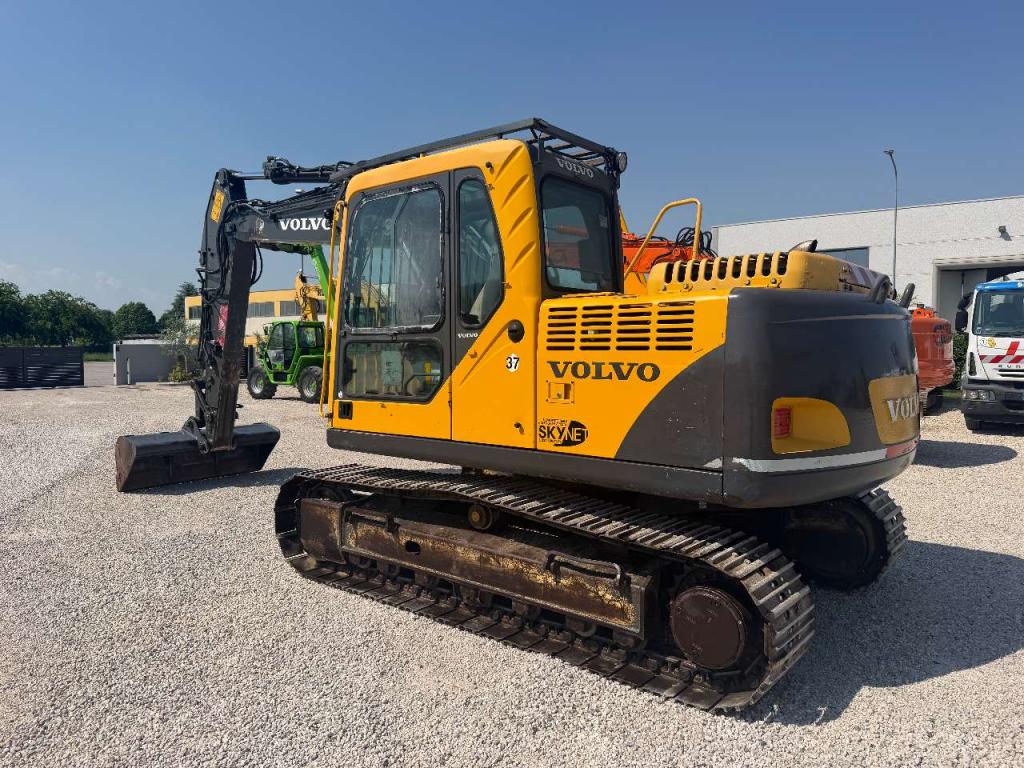 Volvo EC140BLC Foto 1