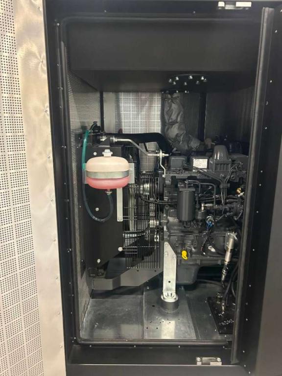 Iveco NEF45SM1A - 66 kVA Genset SuperSilent - DPX-21028 Foto 10