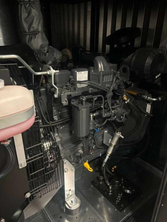 Iveco NEF45SM1A - 66 kVA Genset SuperSilent - DPX-21028 Foto 11