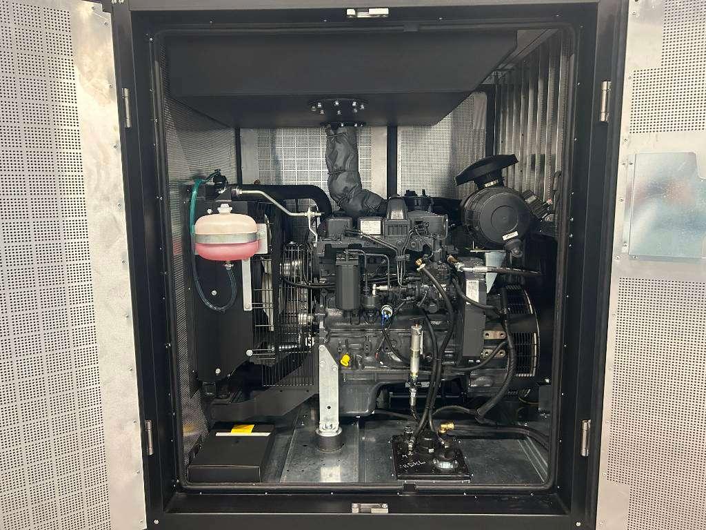 Iveco NEF45SM1A - 66 kVA Genset SuperSilent - DPX-21028 Foto 12