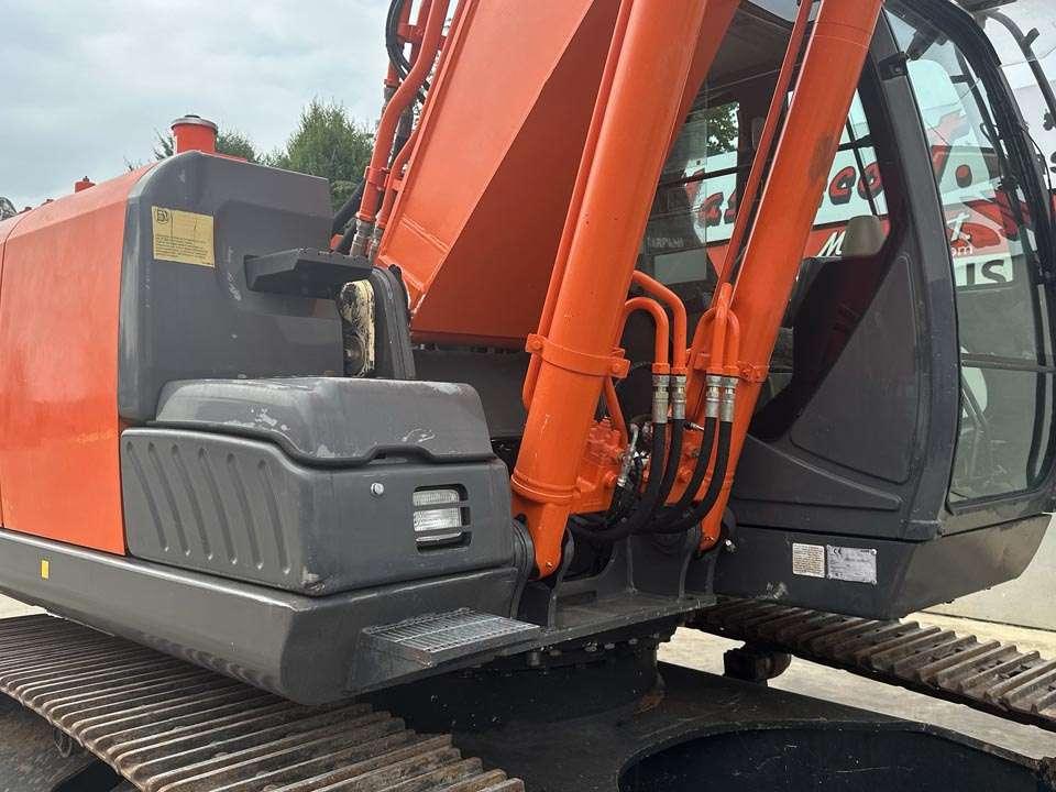 Hitachi ZX240N-3 Foto 6