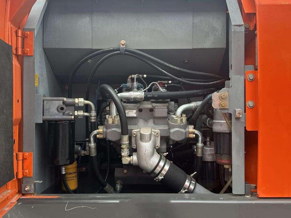 Hitachi ZX240N-3 Foto 9