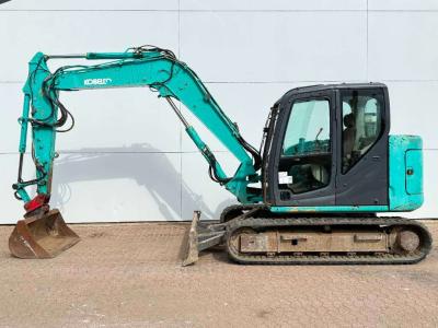 Kobelco SK85 - Hammer Lines / Quick Coupler vendida por Boss Machinery