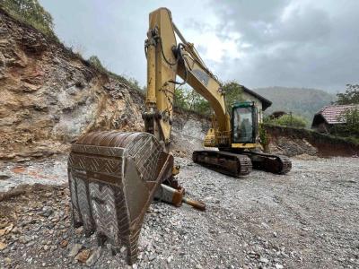 Caterpillar 320B vendida por Balavto